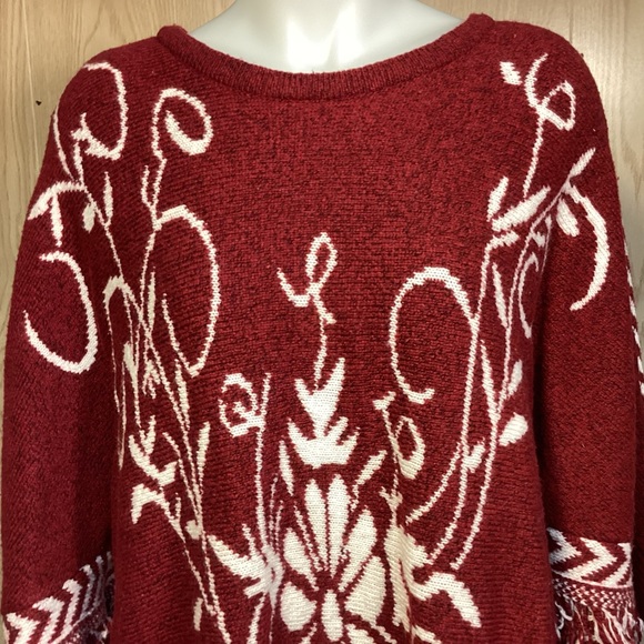 Women’s Poncho Jon & Anna red and white with fringe - Picture 2 of 11